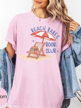 Beach Babes Book Club T-Shirt 📚🌊 | Coastal Aesthetic Reading Tee